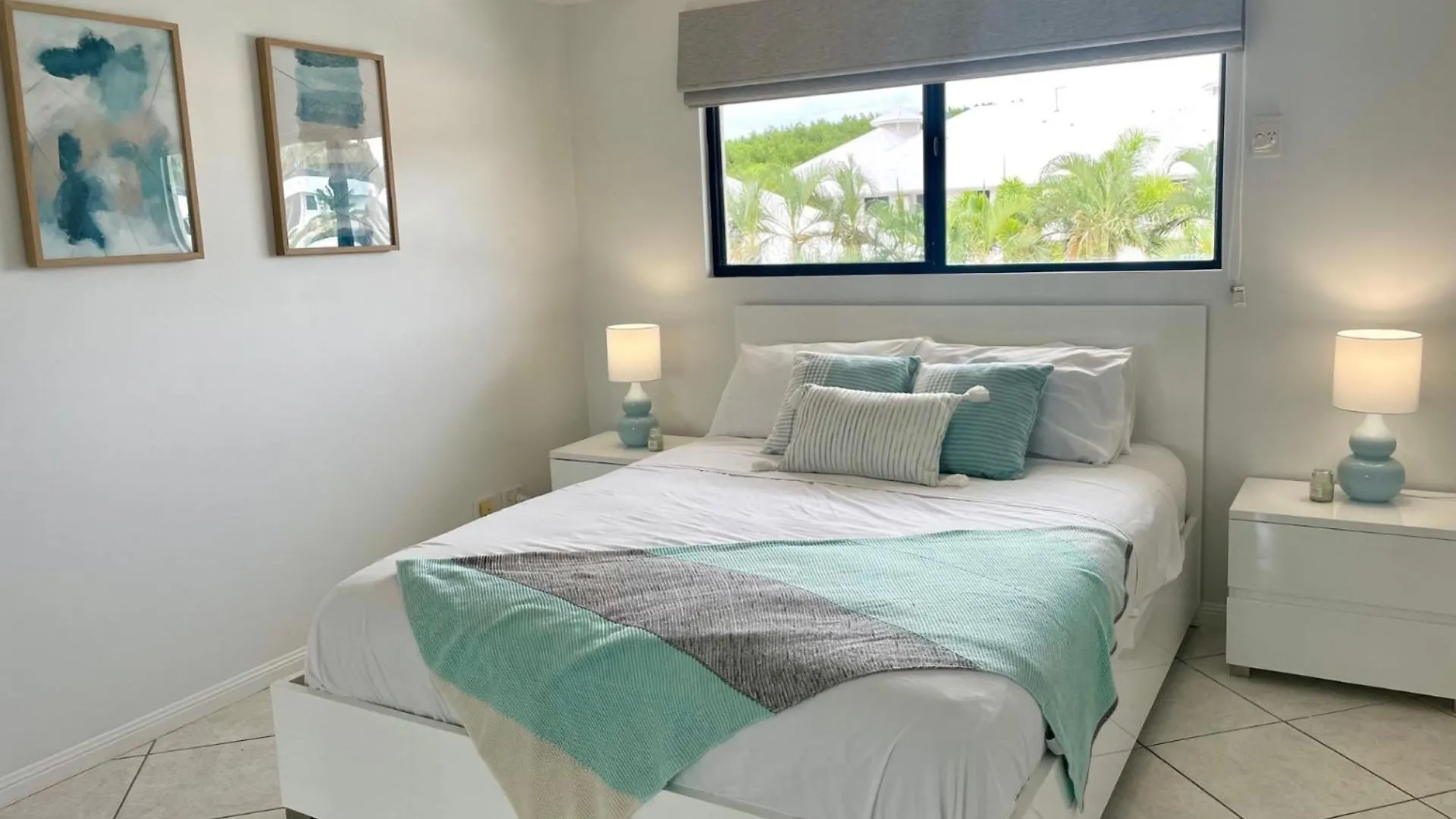 Central Parks - 3 Bedroom Apt Cairns 0*,