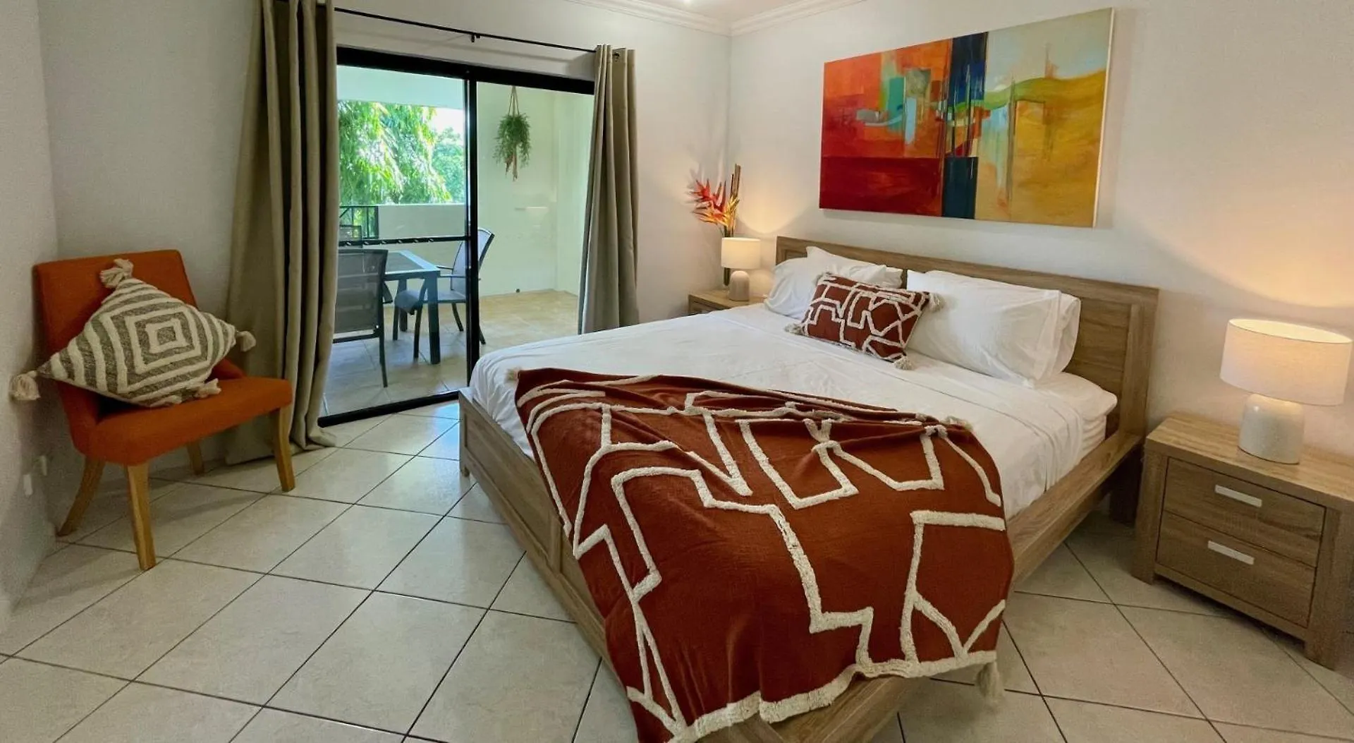 Apartment Central Parks - 3 Bedroom Apt Cairns