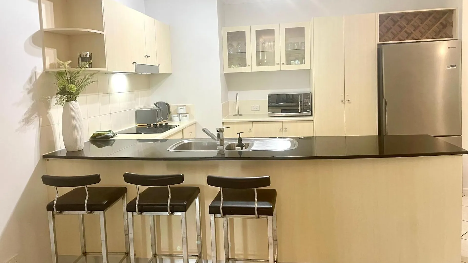Apartment Central Parks - 3 Bedroom Apt Cairns